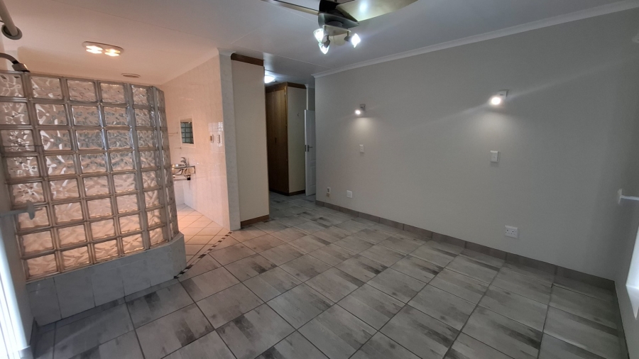 4 Bedroom Property for Sale in Menkenkop Western Cape